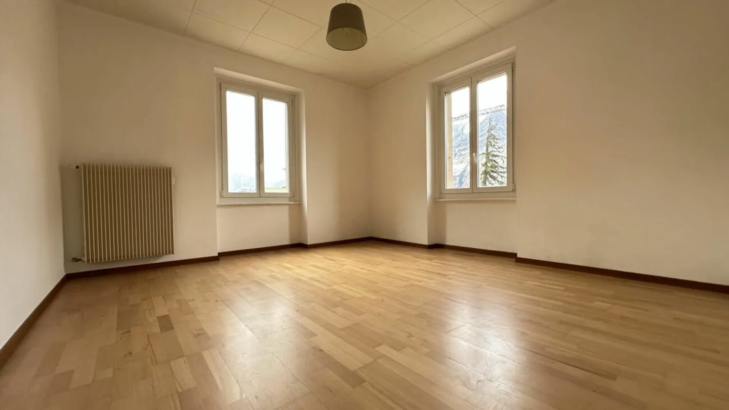 2.5 Room Apartment in Saxon - Photo 3 of 6