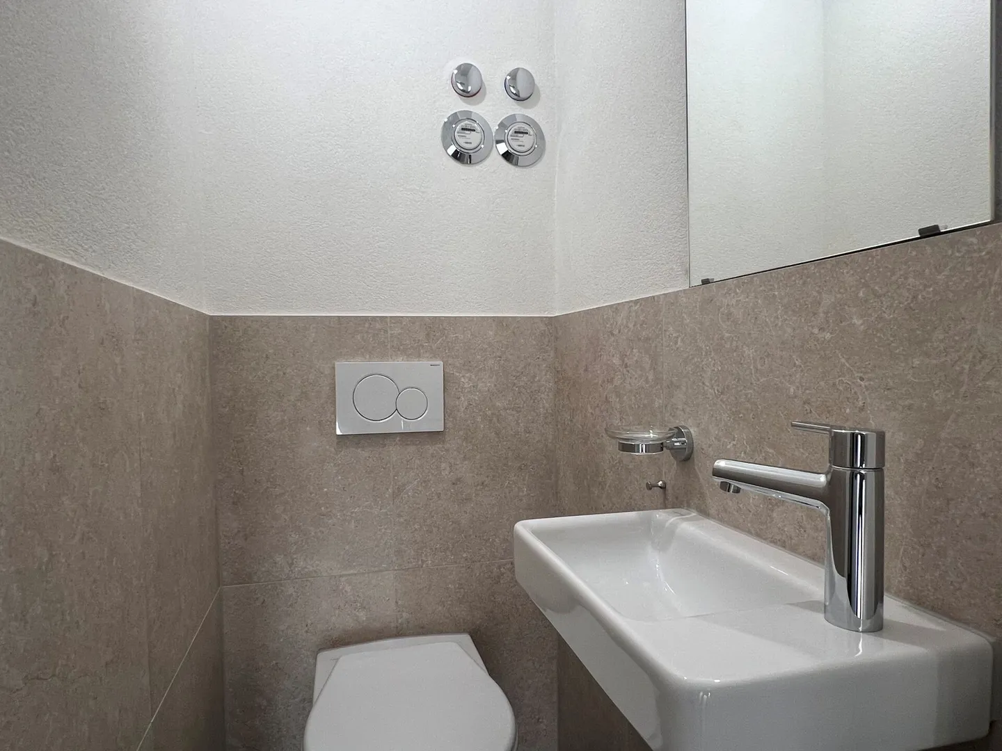 Jeanneret 26 10° - Appartamento di 5 stanze - Foto 8 di 9