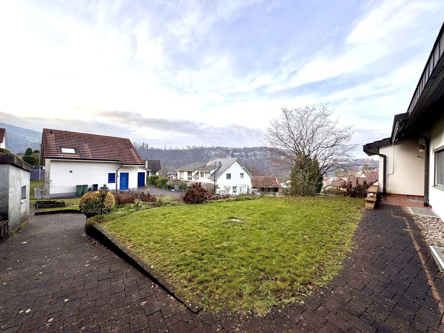 Detached single-family house with a wide view - Photo 2 of 14