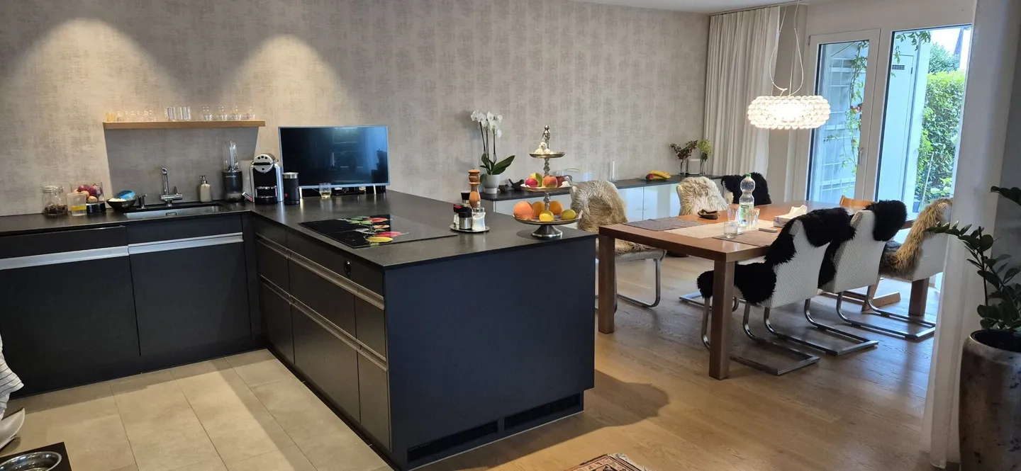 Attractive 3 ½ room apartment on the ground floor, high standard - Photo 1 of 2
