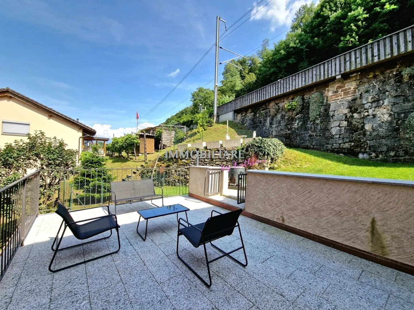 Appartamento per vacanze ristrutturato con grande terrazza in casa ticinese - Foto 6 di 10