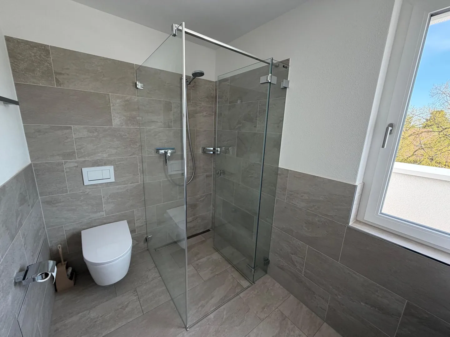 Spacious, modern 4.5 room penthouse apartment - Photo 5 of 14