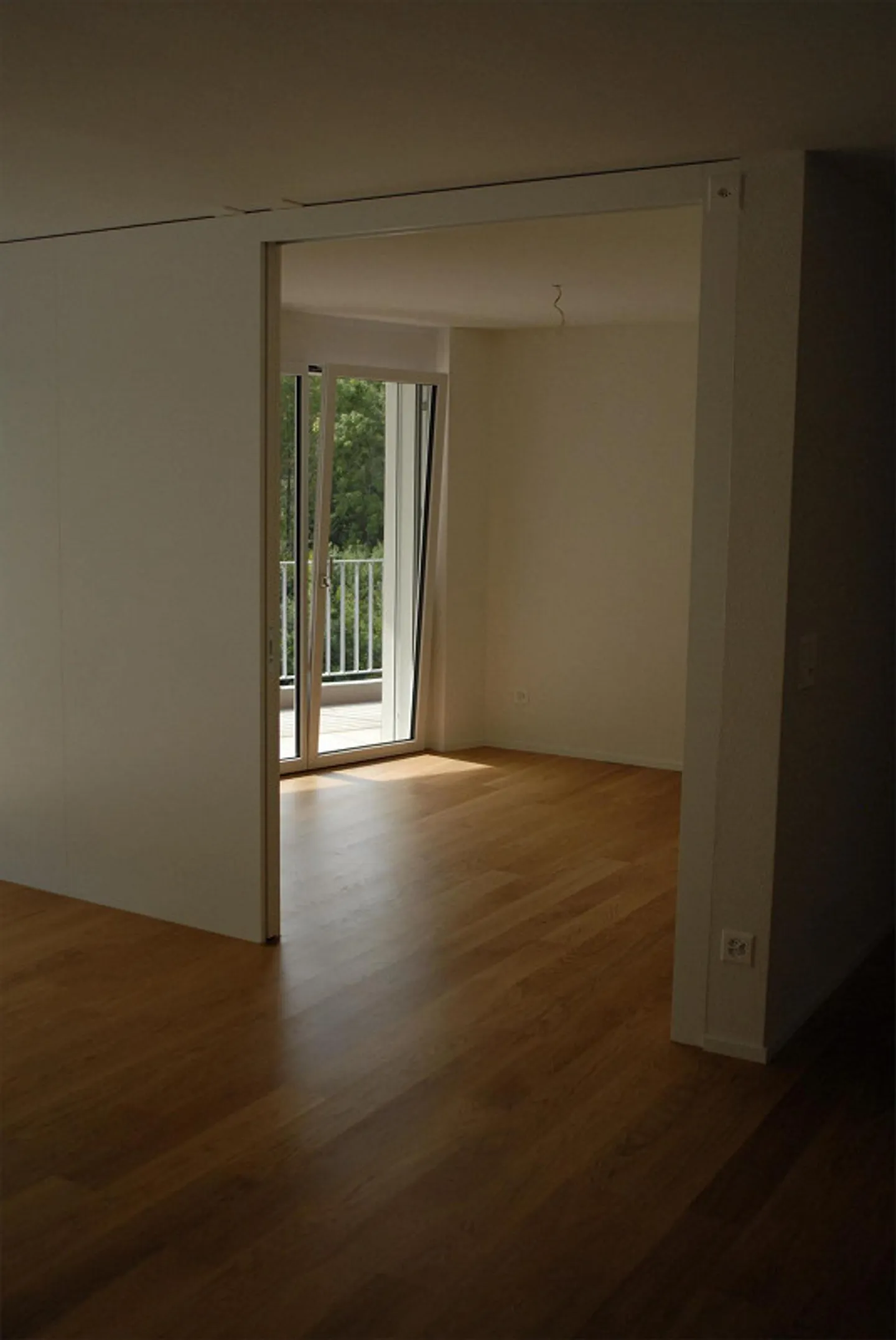 Appartement moderne de 4,5 pièces avec patio idyllique à louer - Photo 5 sur 11