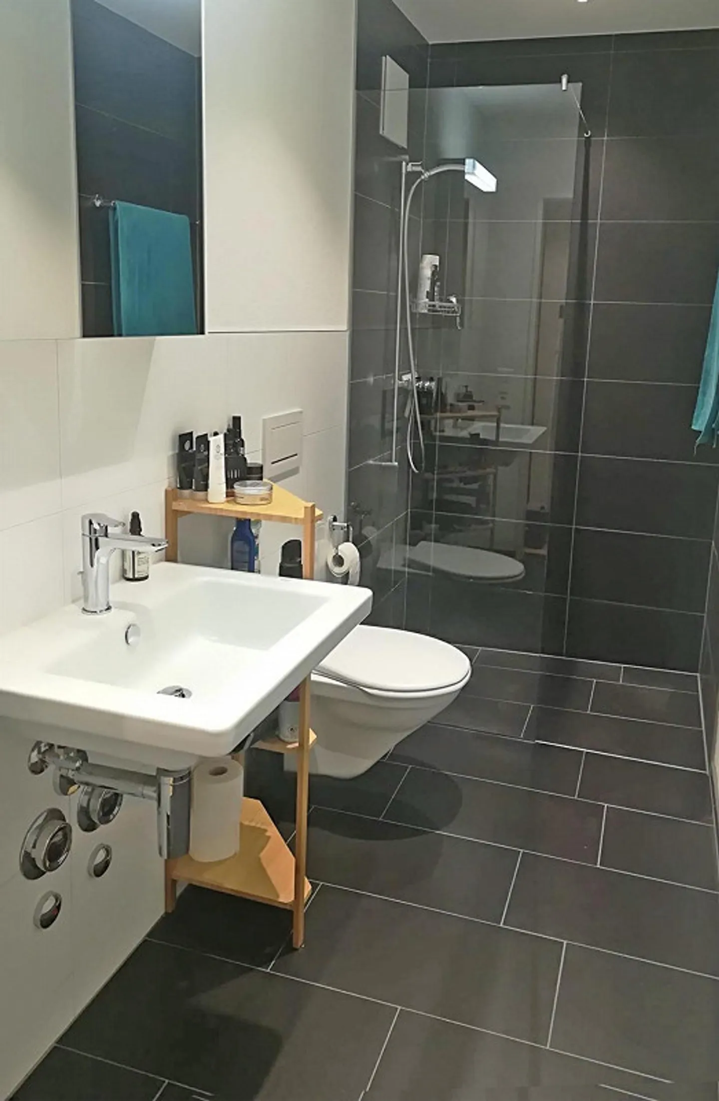 Appartement moderne de 4,5 pièces avec patio idyllique à louer - Photo 7 sur 11