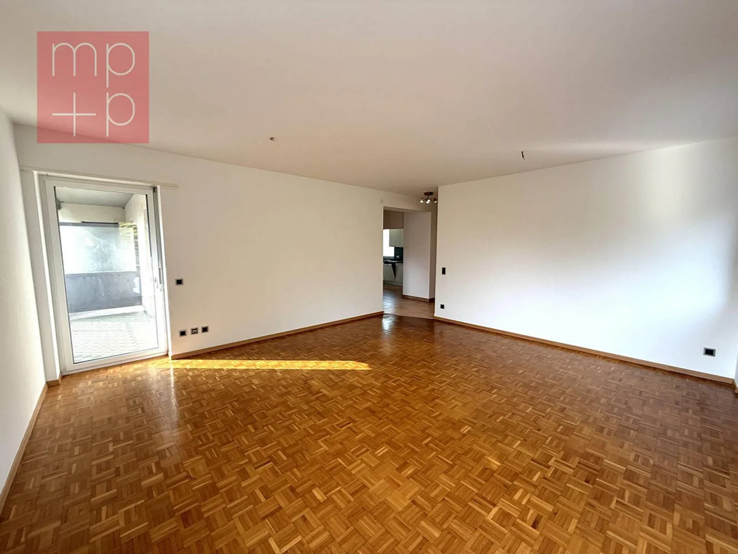 Mehrfamilienhaus in Lugano - Foto 7 von 8
