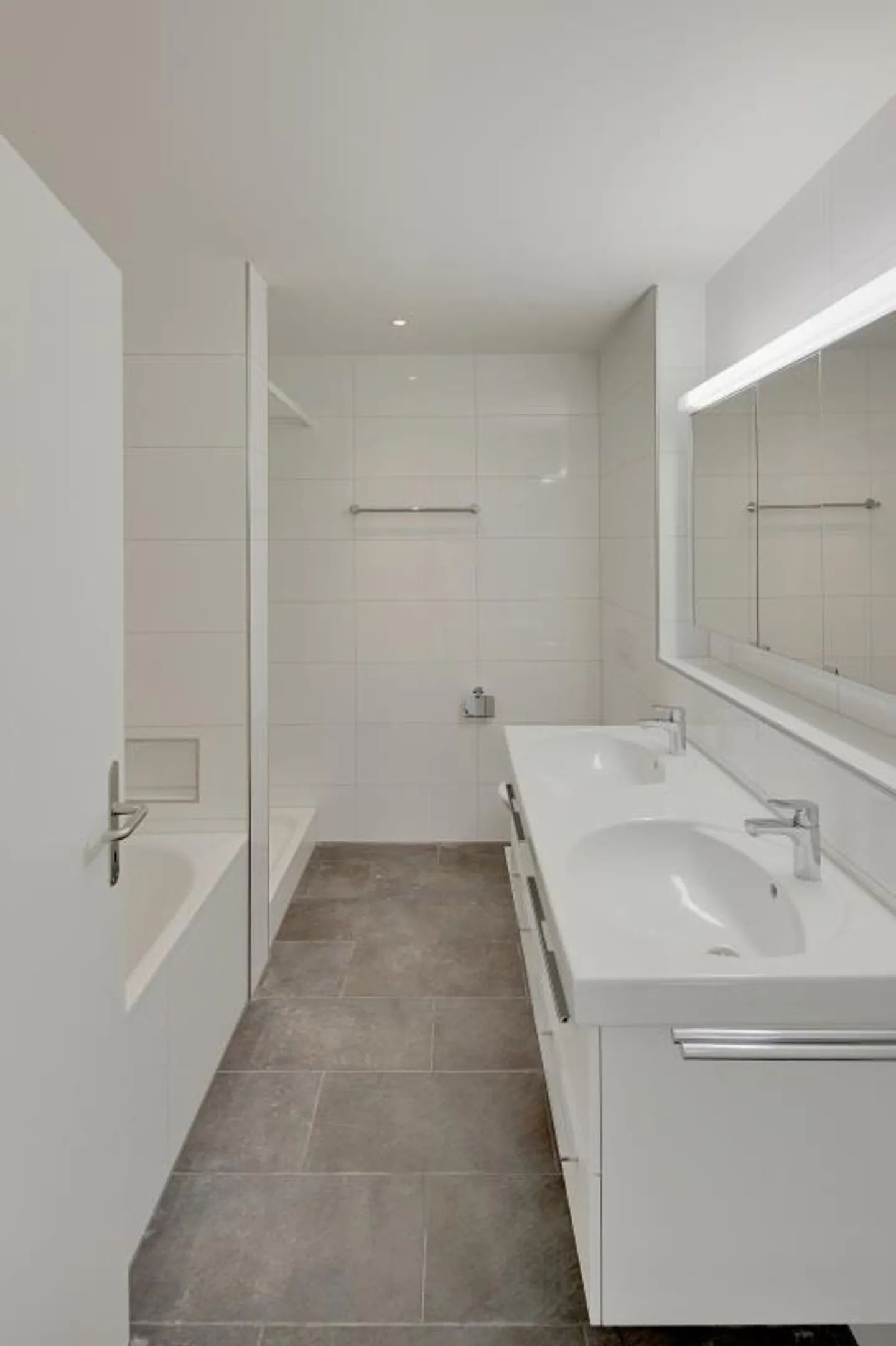 Your new home - stylish, central, with a great garden seating area - Photo 4 of 8