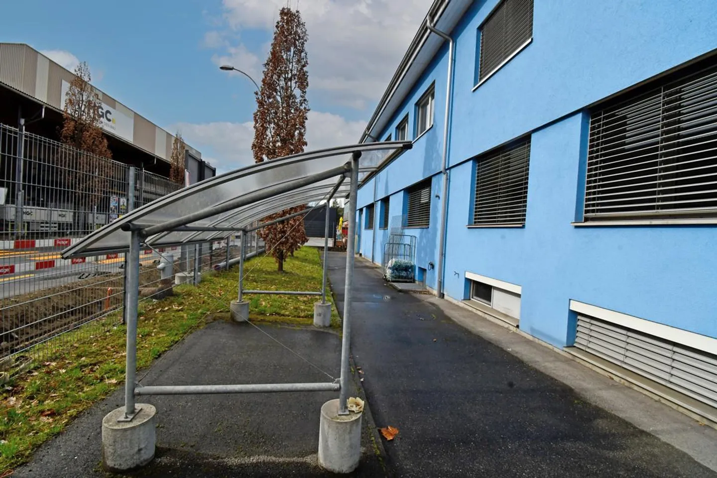 Propriété d'investissement entièrement louée - Propriété commerciale - Photo 3 sur 10