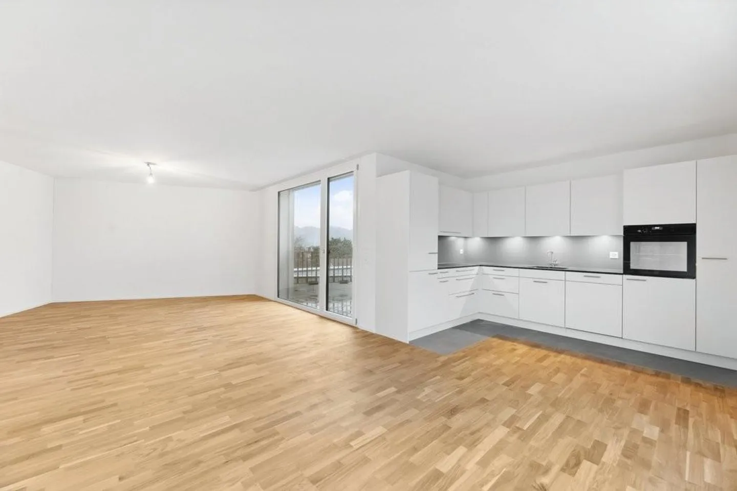 Sogno Attico con Grande Balcone e Vista Ampia - Foto 3 di 9
