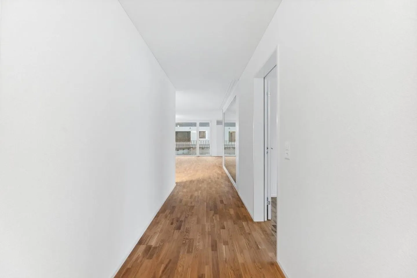 Sogno Attico con Grande Balcone e Vista Ampia - Foto 4 di 9