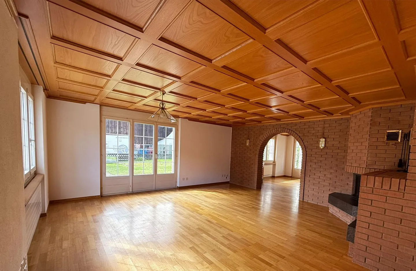 Maison individuelle de 5½ pièces partiellement rénovée avec grand jardin - Photo 6 sur 9