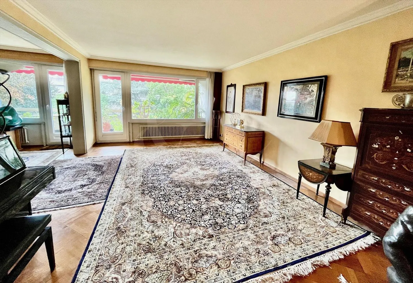 Timeless elegance and generous volumes 6.5 room apartment crossing just steps from Parc Bertrand, in Champel - Photo 9 of 11