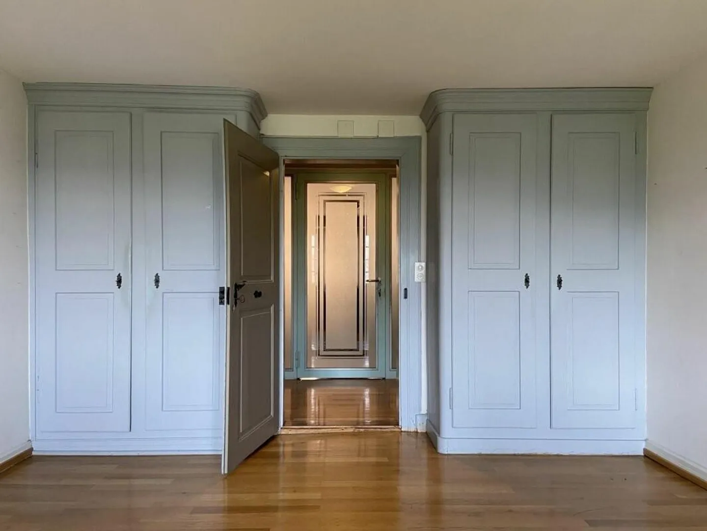 5.5-ROOM DREAM HOME WITH CHARM AND HISTORY - Photo 6 of 10