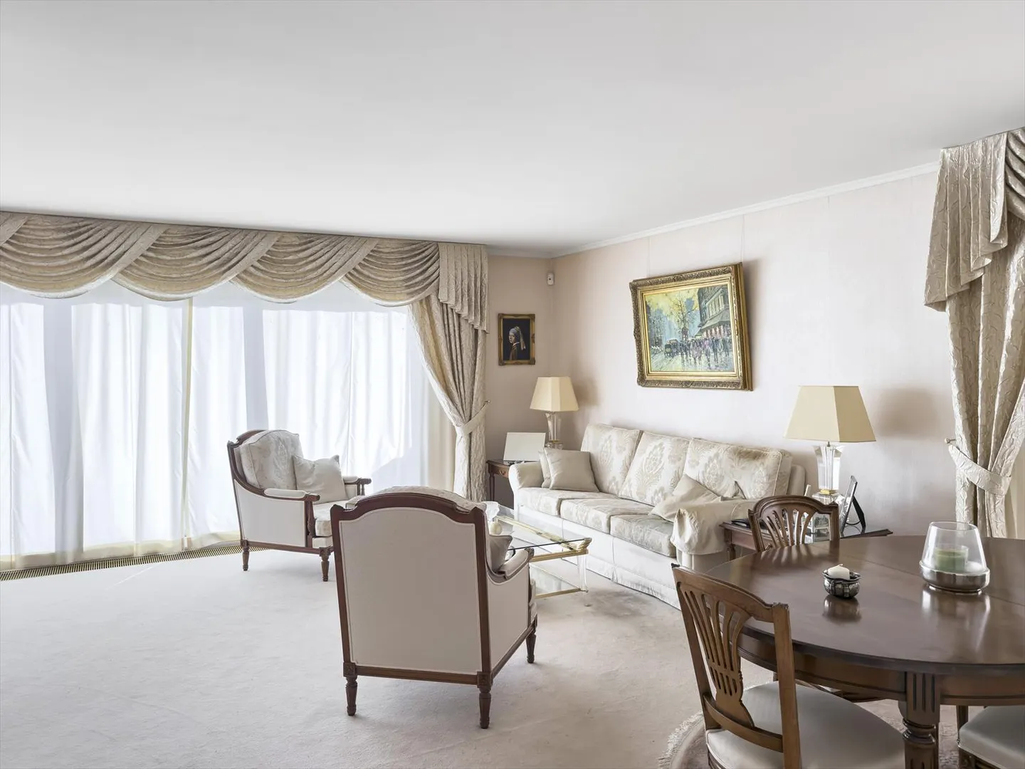 Family home with large garden and lake view - Photo 4 of 13