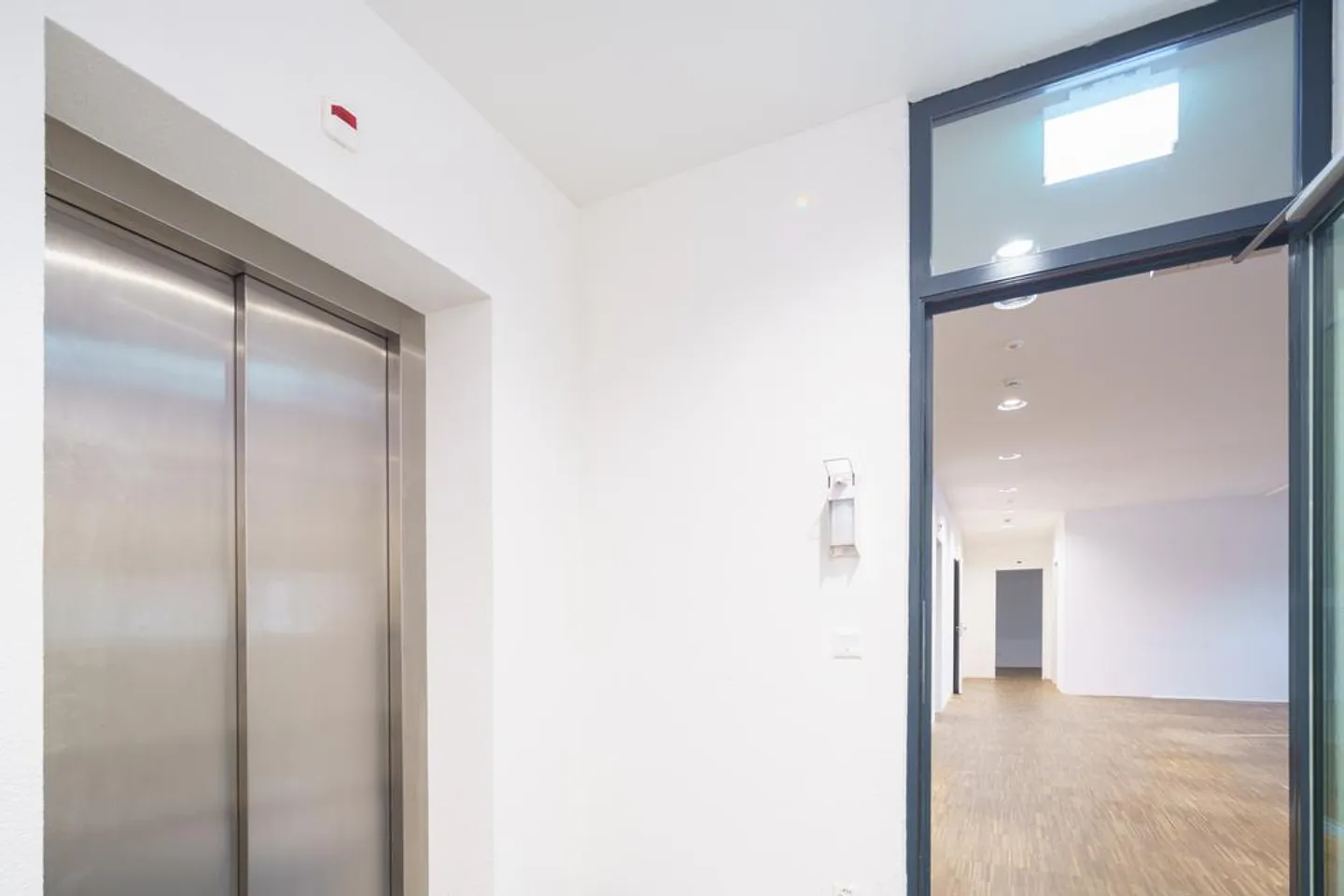 Spazio ufficio / vendita nel Letten Center, Binningerstrasse 86, Allschwil - Foto 2 di 8