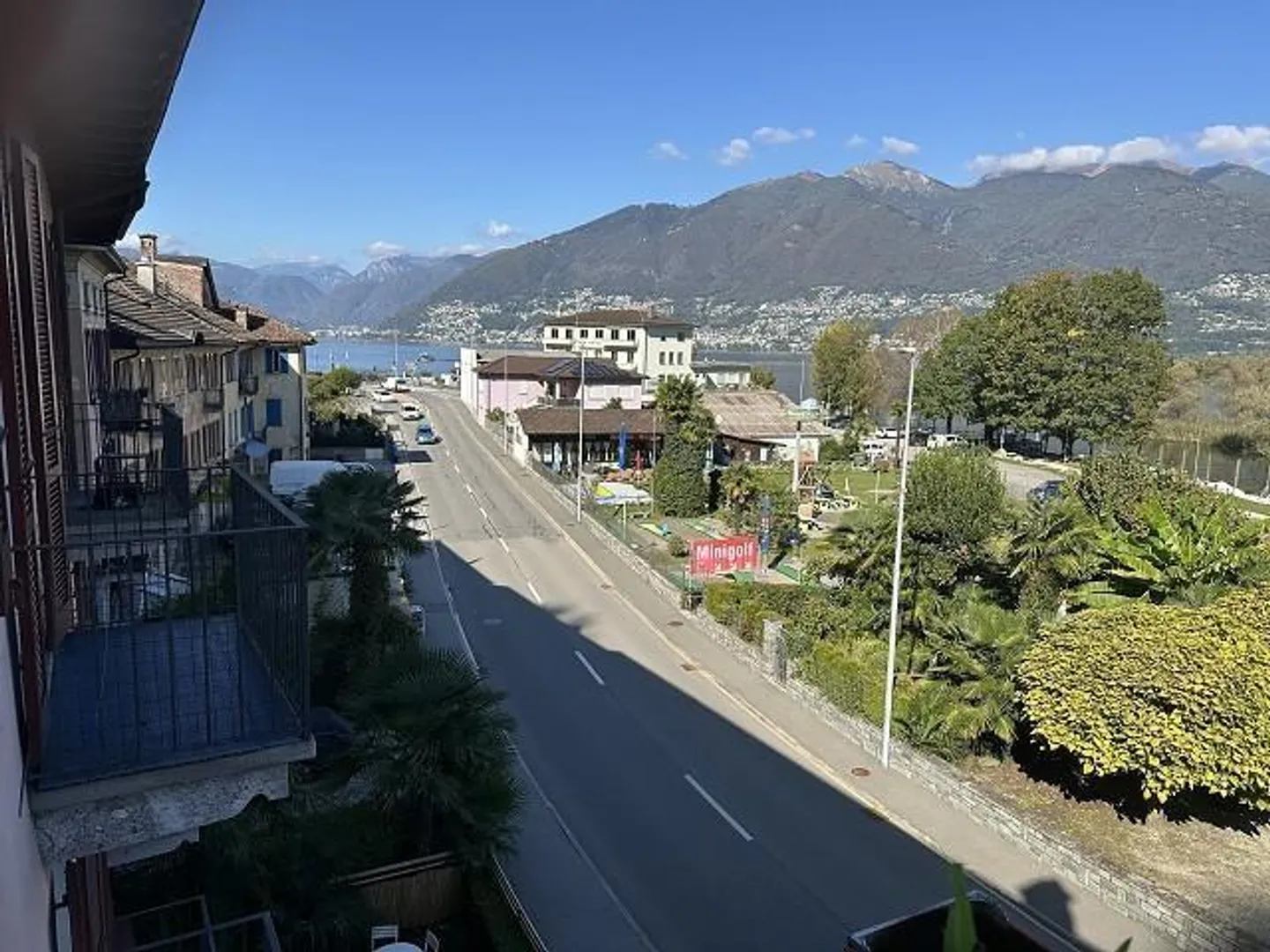 3 1/2 - Room Duplex Apartment Near the Lake - Photo 17 of 22
