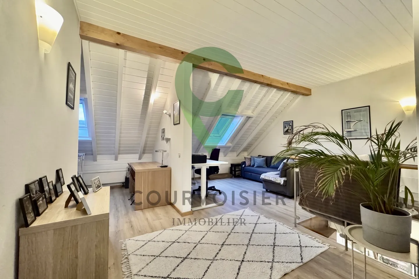 Charming 5.5-room duplex convertible into 2 independent apartments - Photo 4 of 15