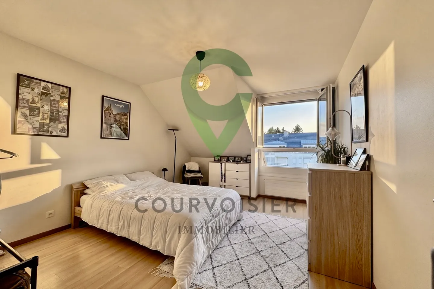 Charming 5.5-room duplex convertible into 2 independent apartments - Photo 9 of 15