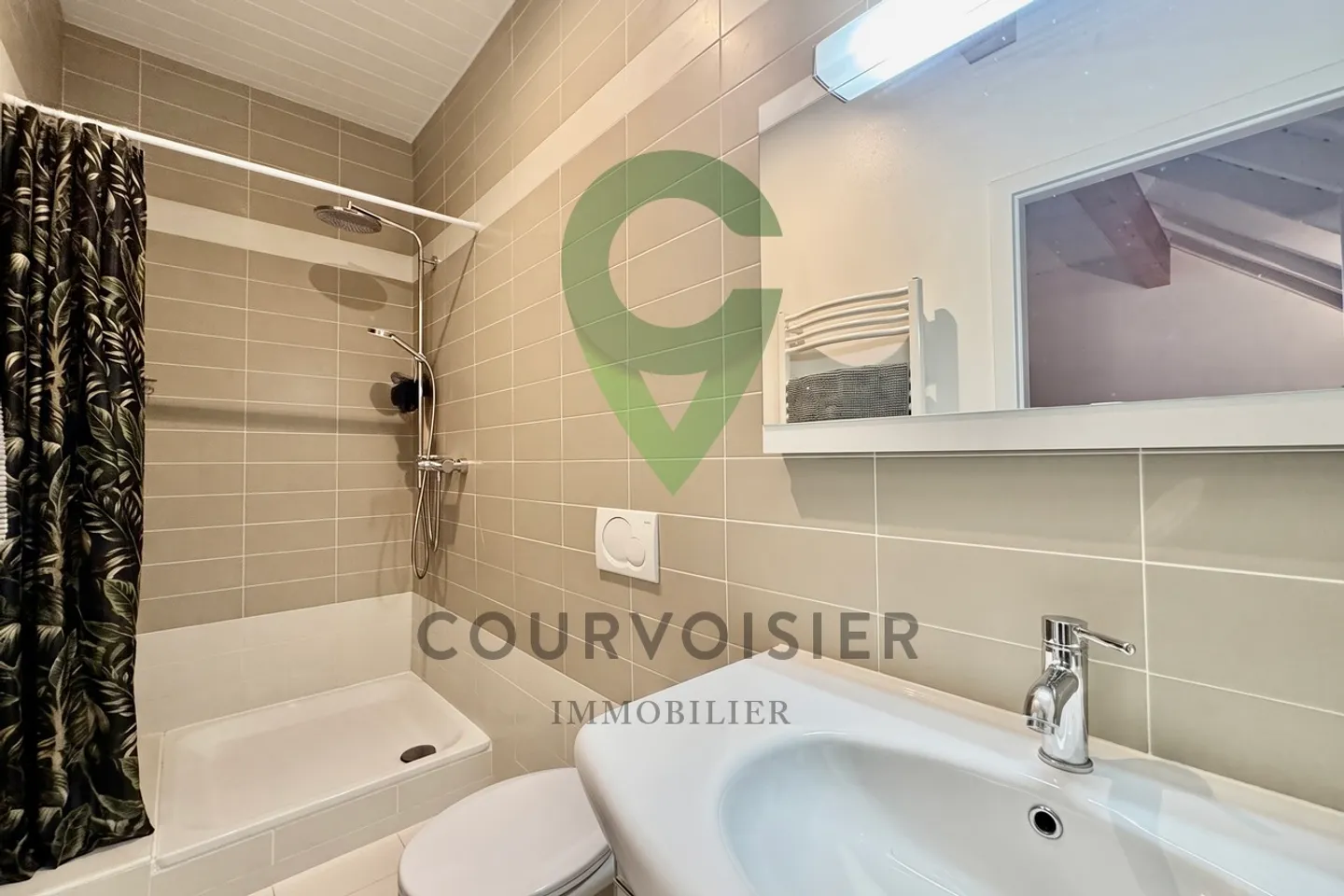 Charming 5.5-room duplex convertible into 2 independent apartments - Photo 12 of 15