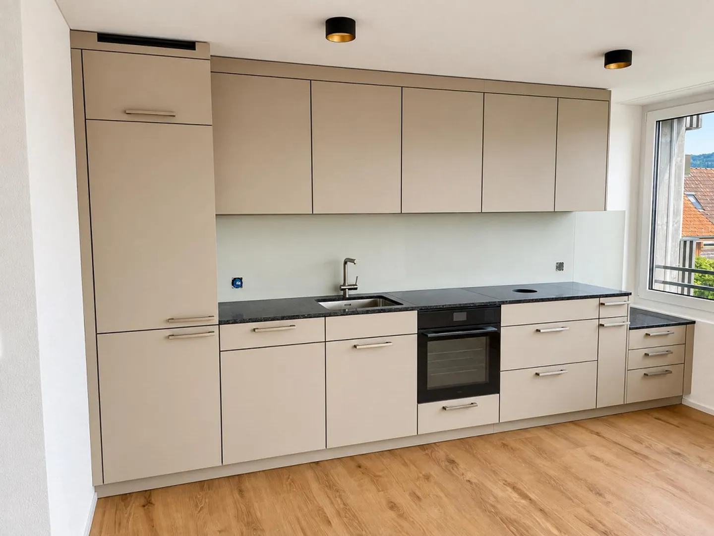 3.5-Room Apartment - Sunny, Spacious and with a View / 2.2 - Photo 11 of 13