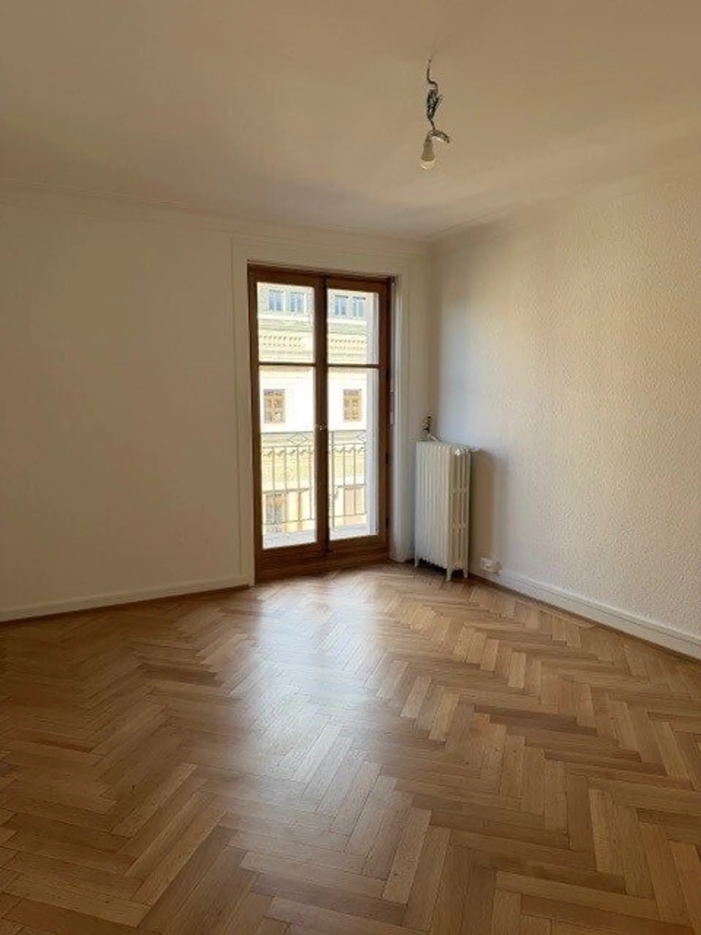 Offices of about 49m2 near the train station - Photo 2 of 4