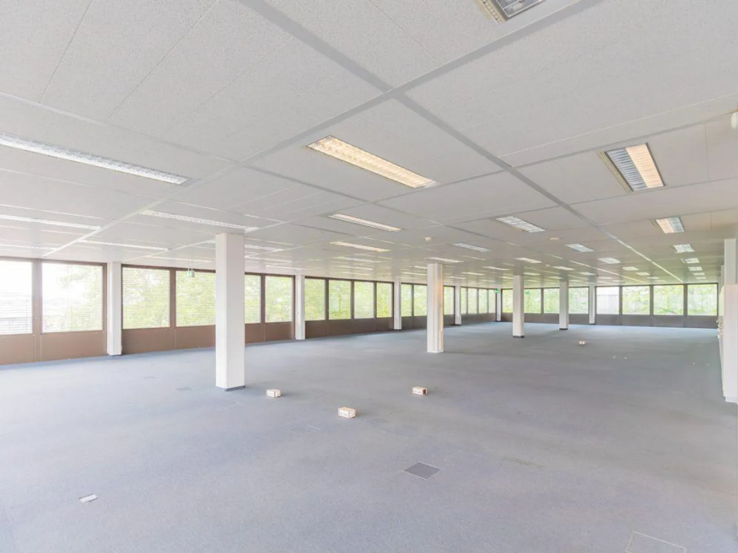Spacious Offices in Zuchwil - Photo 2 of 5