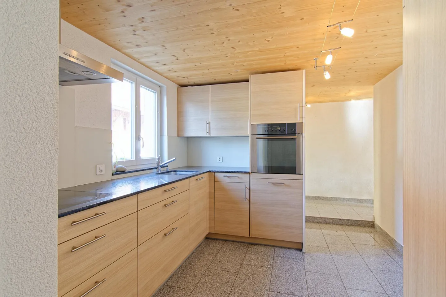 Detached 7.5-room single-family house - Photo 5 of 11