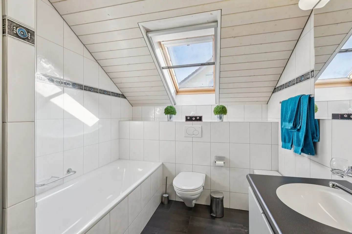 Modernes Doppelhaus in ruhiger Lage - Foto 10 von 20