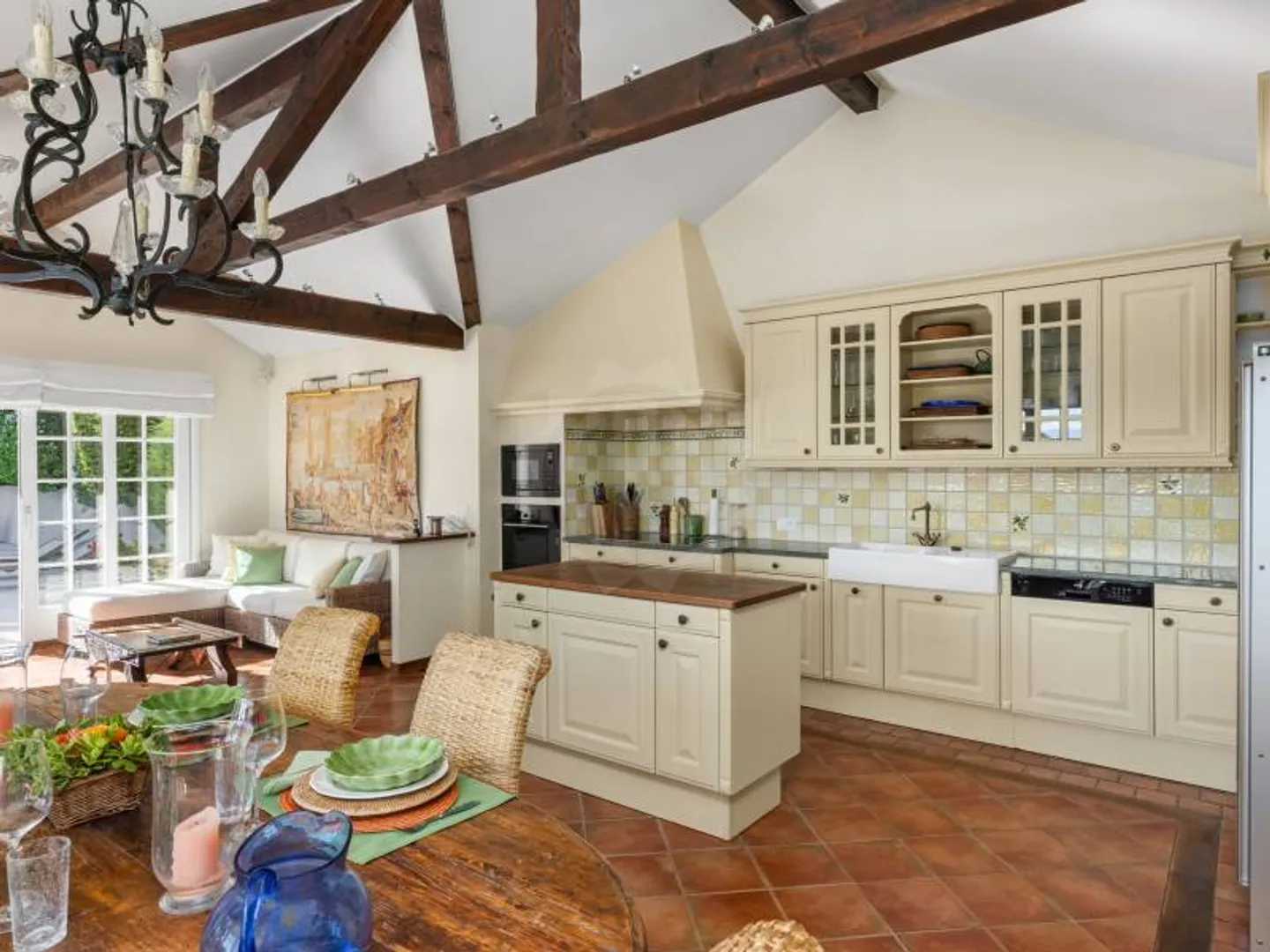 Beautiful property with heated pool and private beach - Photo 4 of 9