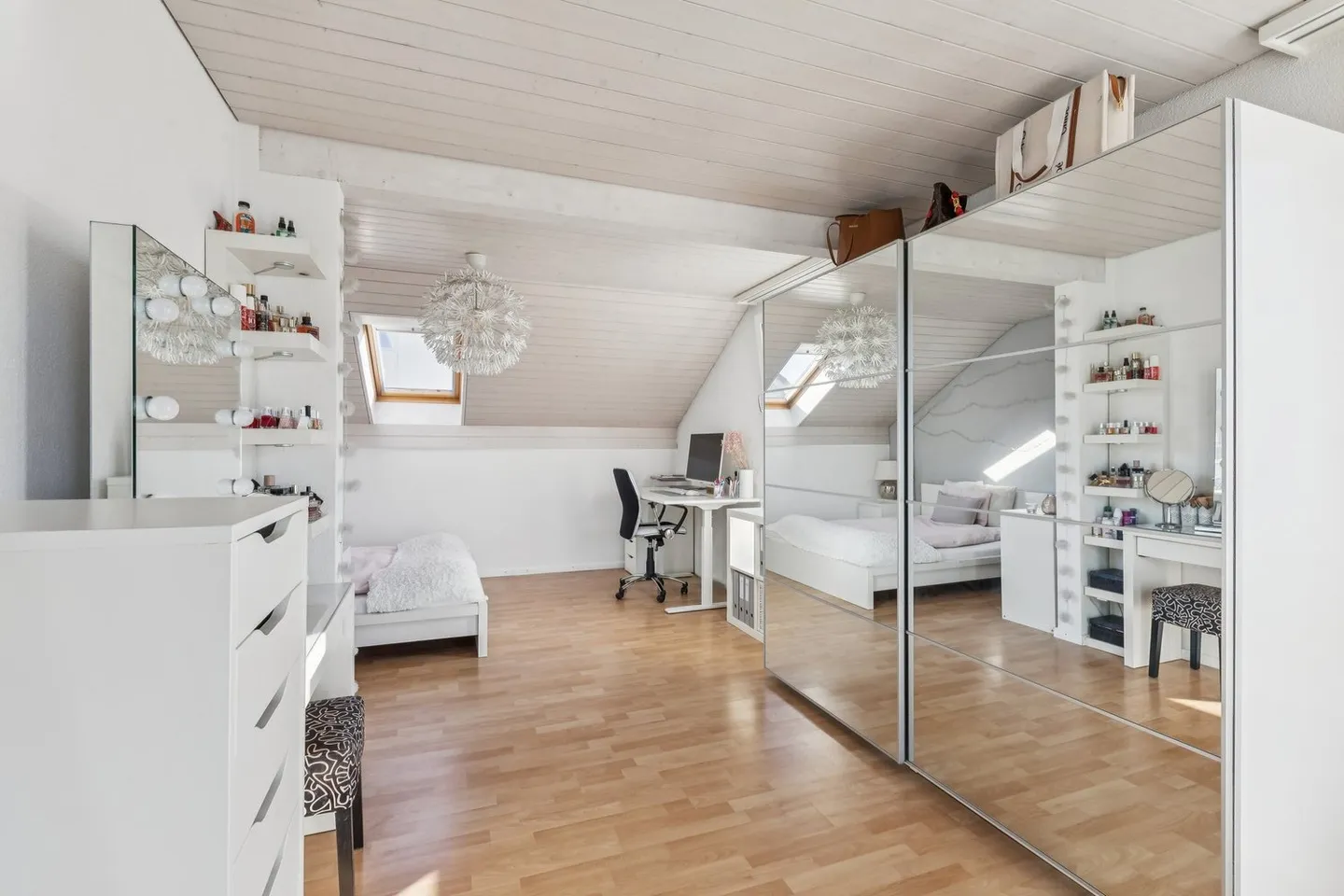 Modernes Doppelhaus in ruhiger Lage - Foto 13 von 20
