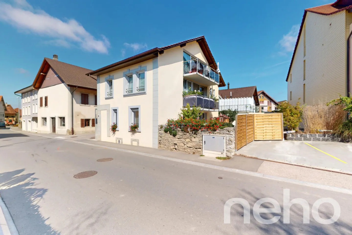 Immeuble résidentiel à vendre - Photo 2 sur 13