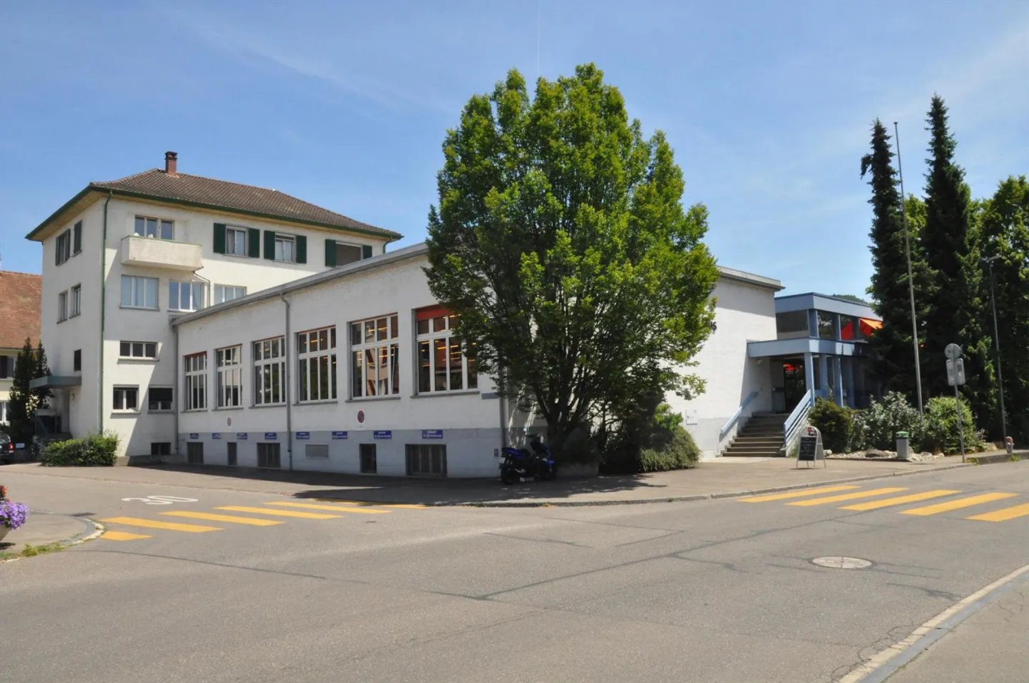 Ampio spazio commerciale a Neuhausen am Rheinfall - Foto 1 di 1