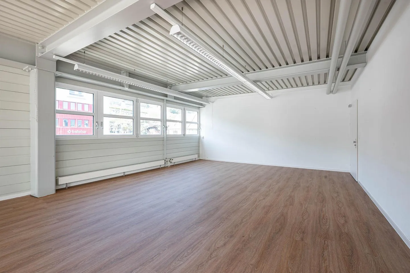 Bureaux lumineux directement au bord du lac - Photo 2 sur 9
