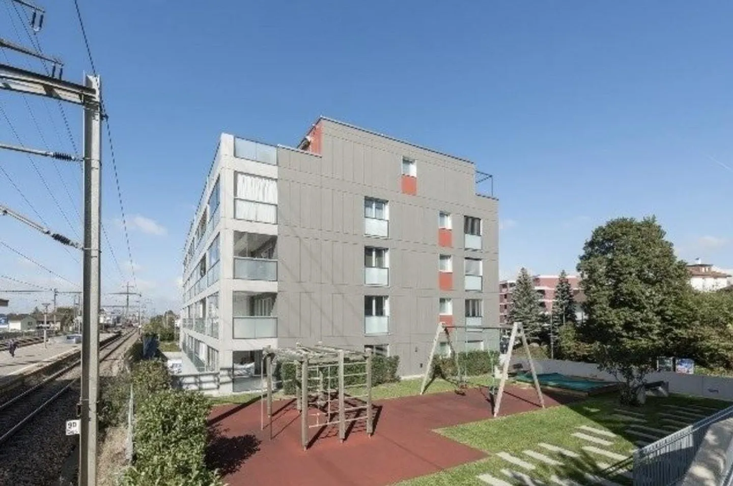 La tua nuova casa direttamente alla stazione di Dübendorf - Foto 1 di 6
