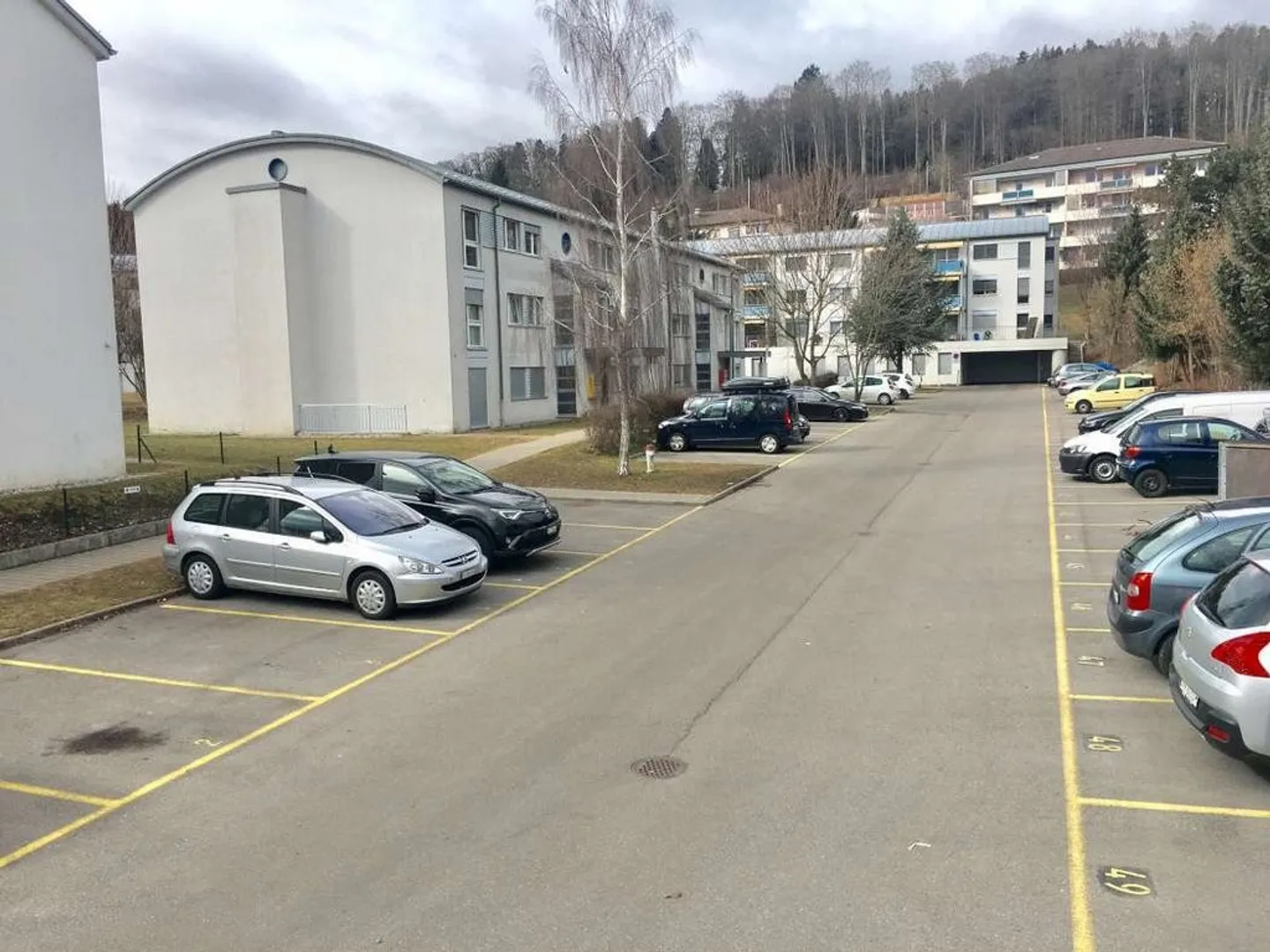 Place de parking extérieur à Matran - Photo 1 sur 1