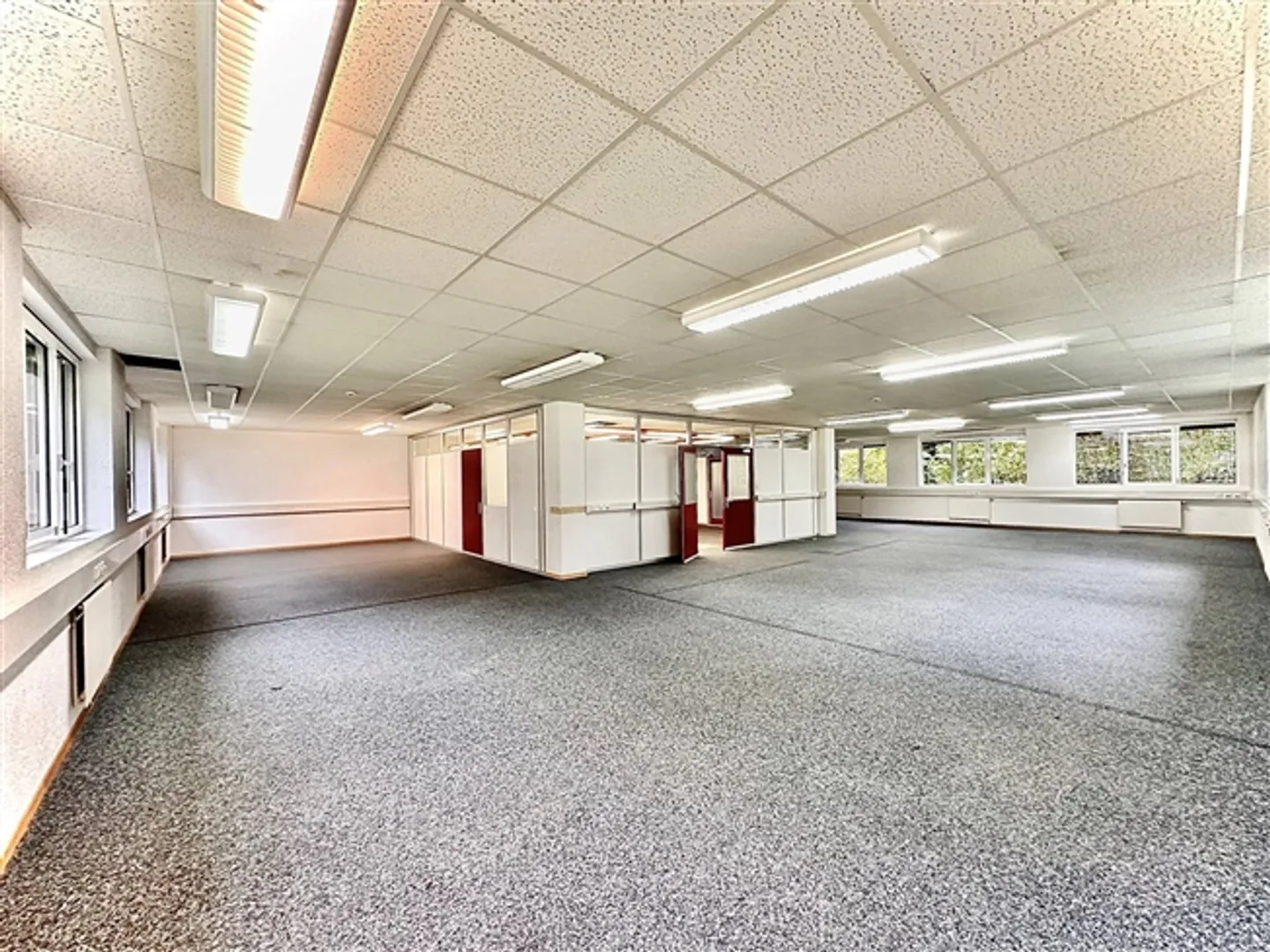 Atelier, stockage, locaux de 490 m2 à louer à Lausanne - Photo 2 sur 3