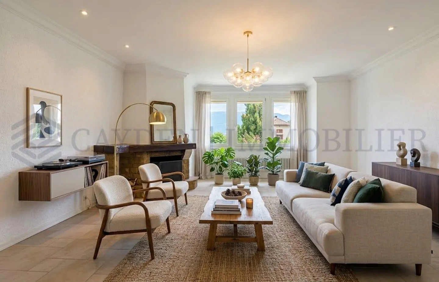 Beautiful duplex in a charming residence - Photo 3 of 11