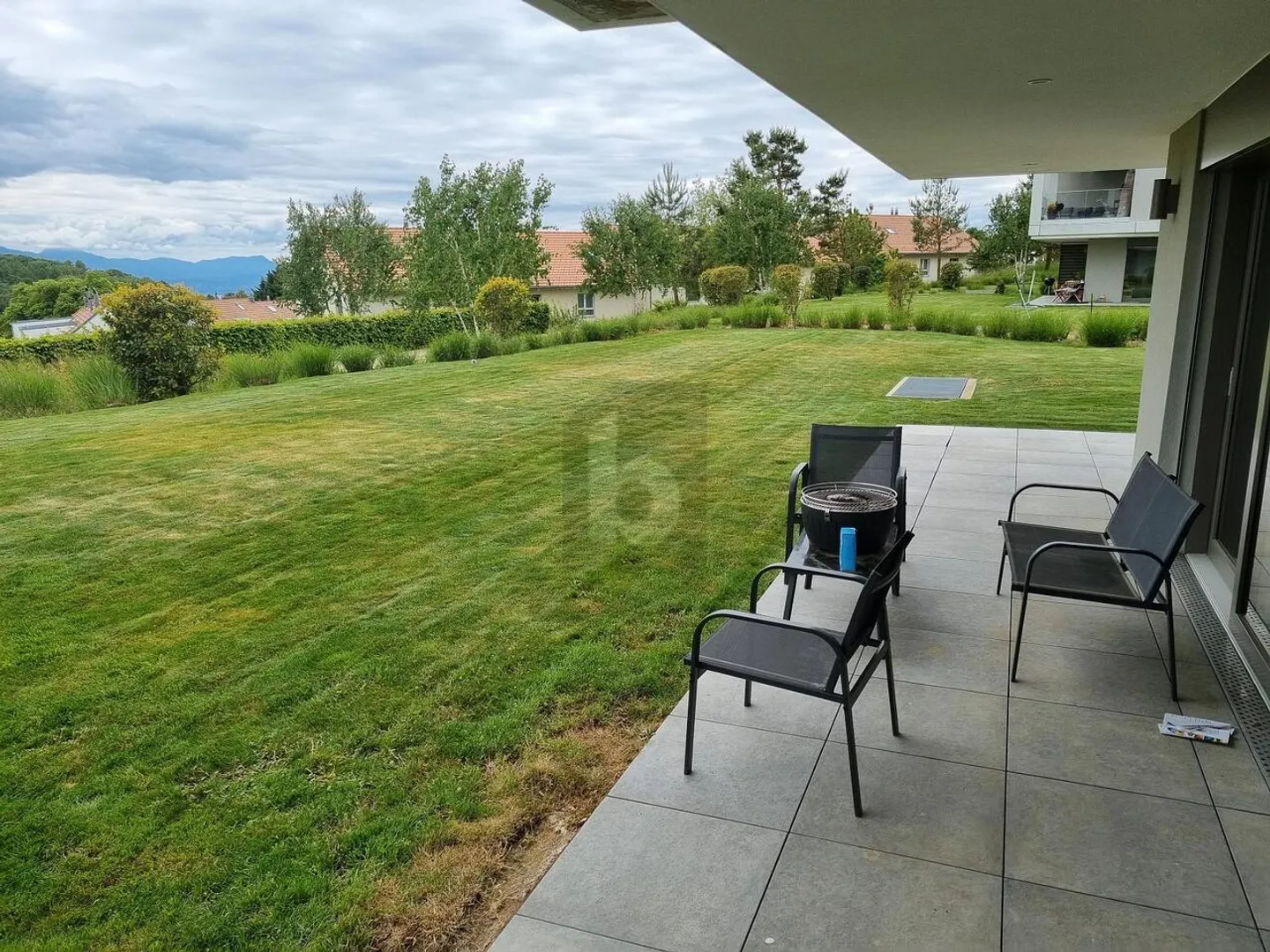 MAGNIFICENT VIEW WITH LARGE GARDEN - Photo 2 of 5