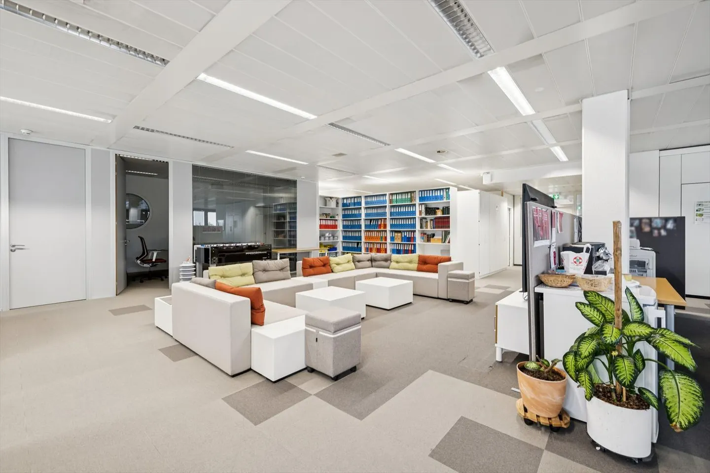 Production and office spaces for rent in Satigny - Photo 4 of 10