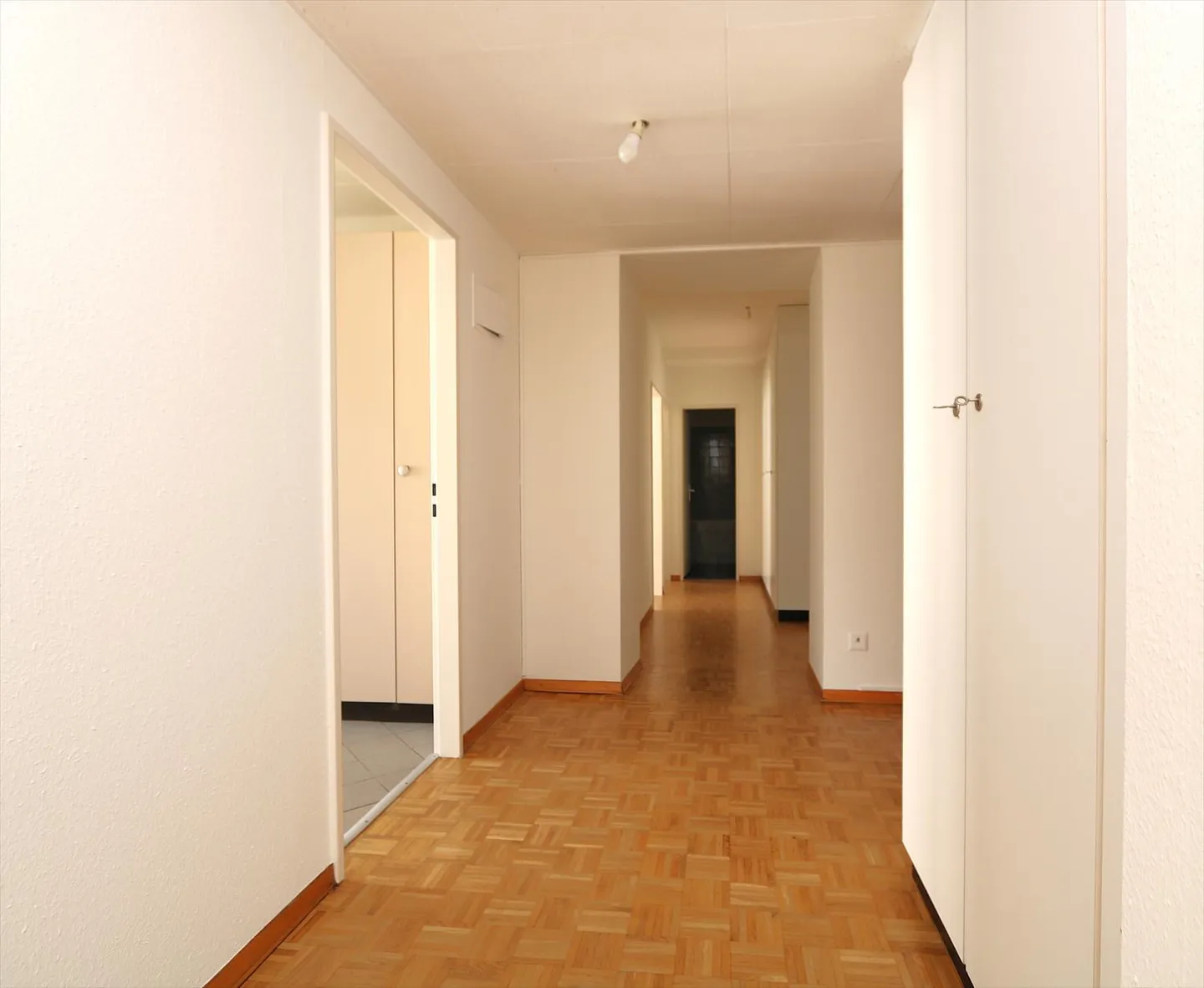 Wohnung mit 4 Zimmern in Pâquis - Foto 6 von 8