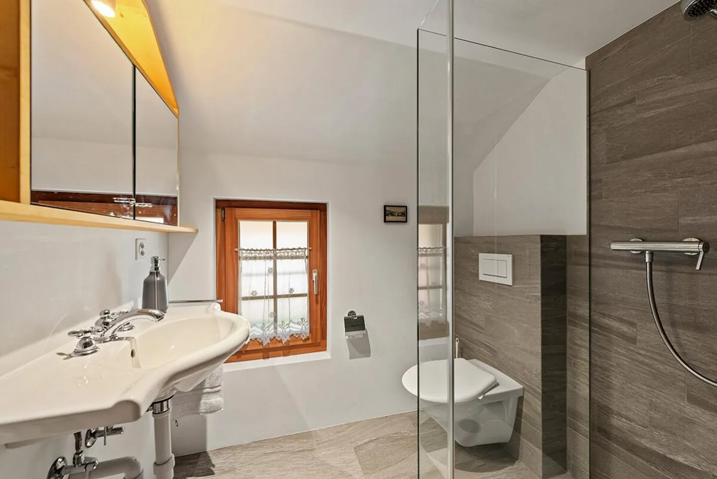 Vella: Charming Knitting House with Garden and Wellness Area - Photo 4 of 6