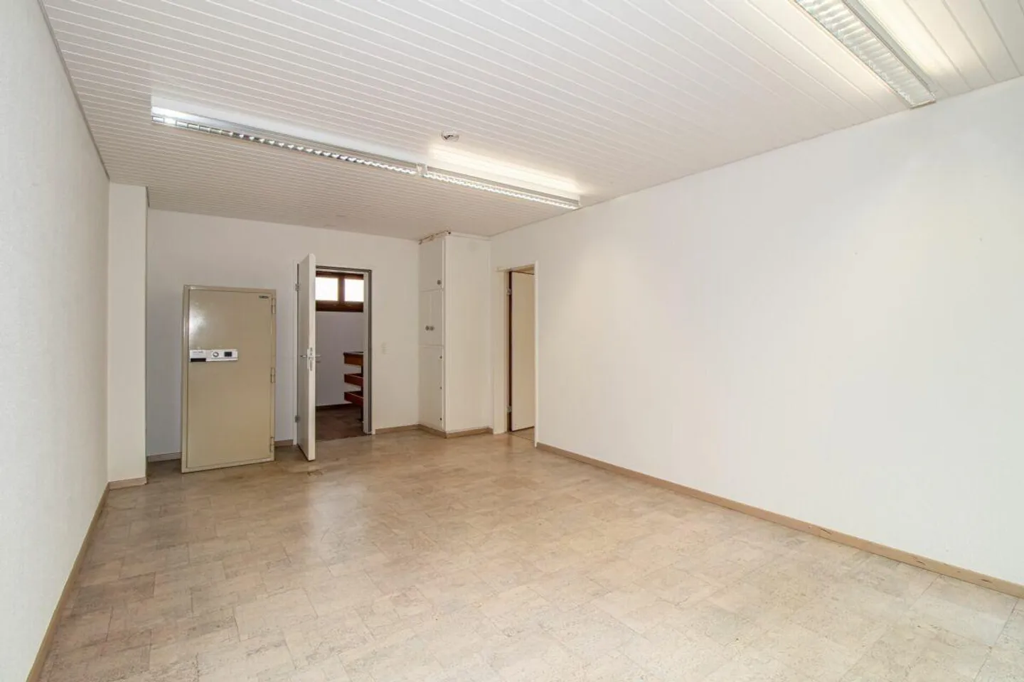 Spazio ufficio centrale/Stanza di pratica al 1° piano - Foto 4 di 6