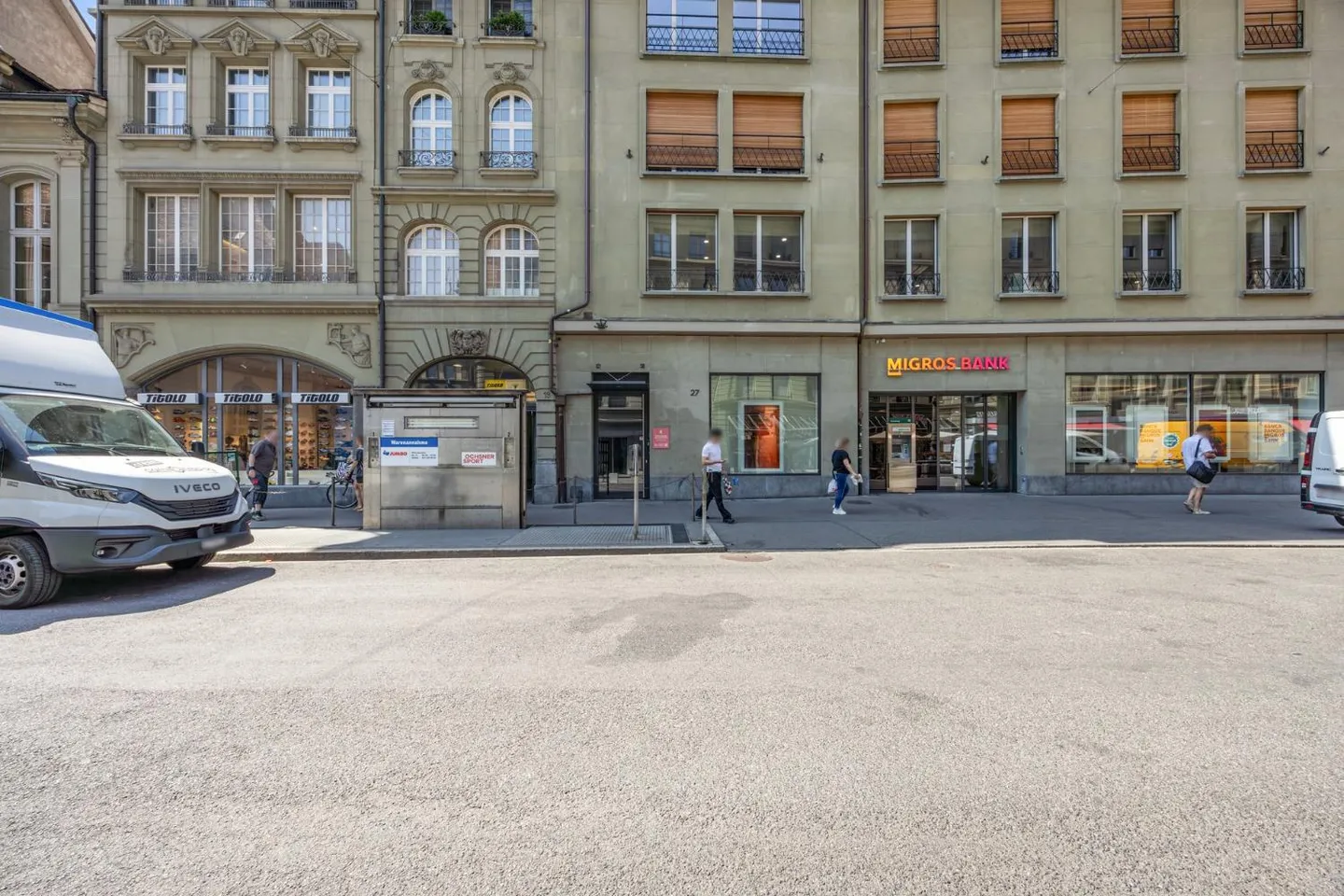Spazio commerciale attraente in posizione centrale privilegiata - Foto 2 di 6