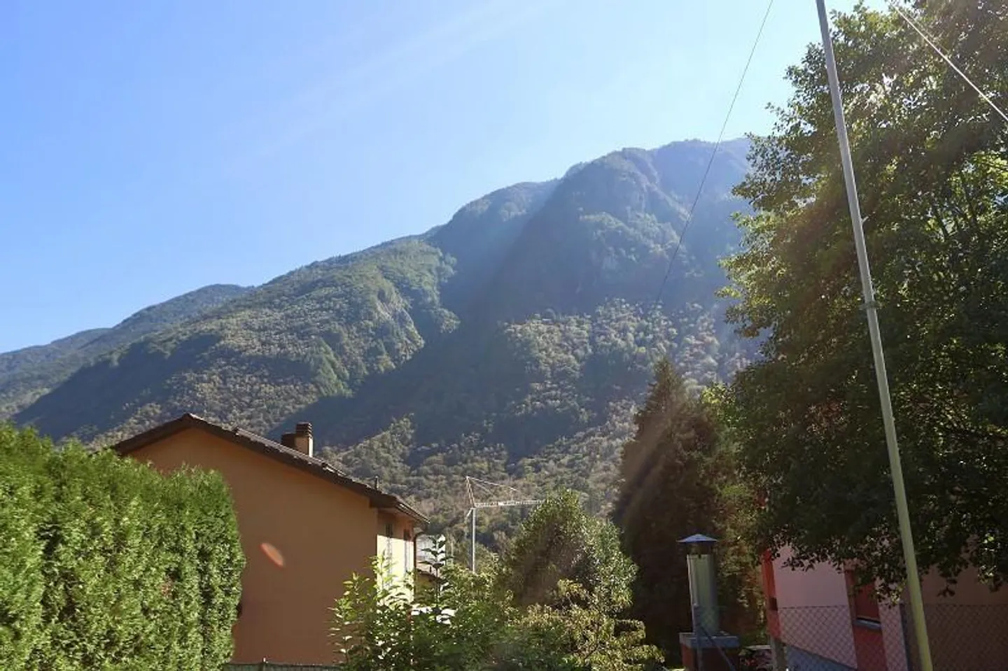 Terreno edificabile pianeggiante di 687 m2 Zona R3 in una posizione molto soleggiata e tranquilla... - Foto 8 di 14