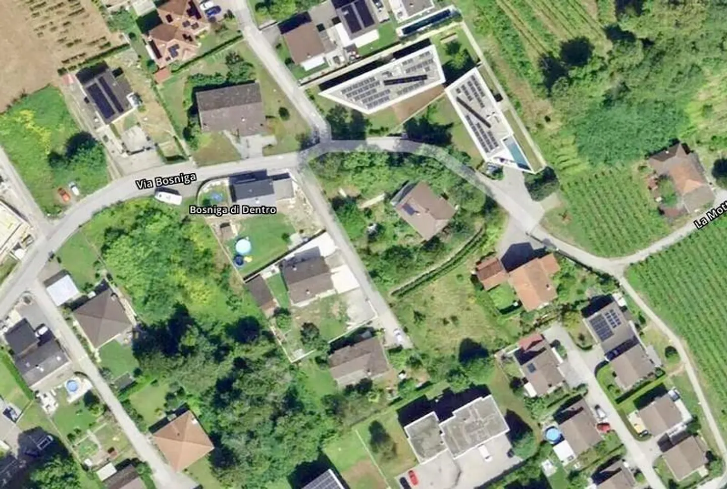 Terreno edificabile pianeggiante di 687 m2 Zona R3 in una posizione molto soleggiata e tranquilla... - Foto 12 di 14