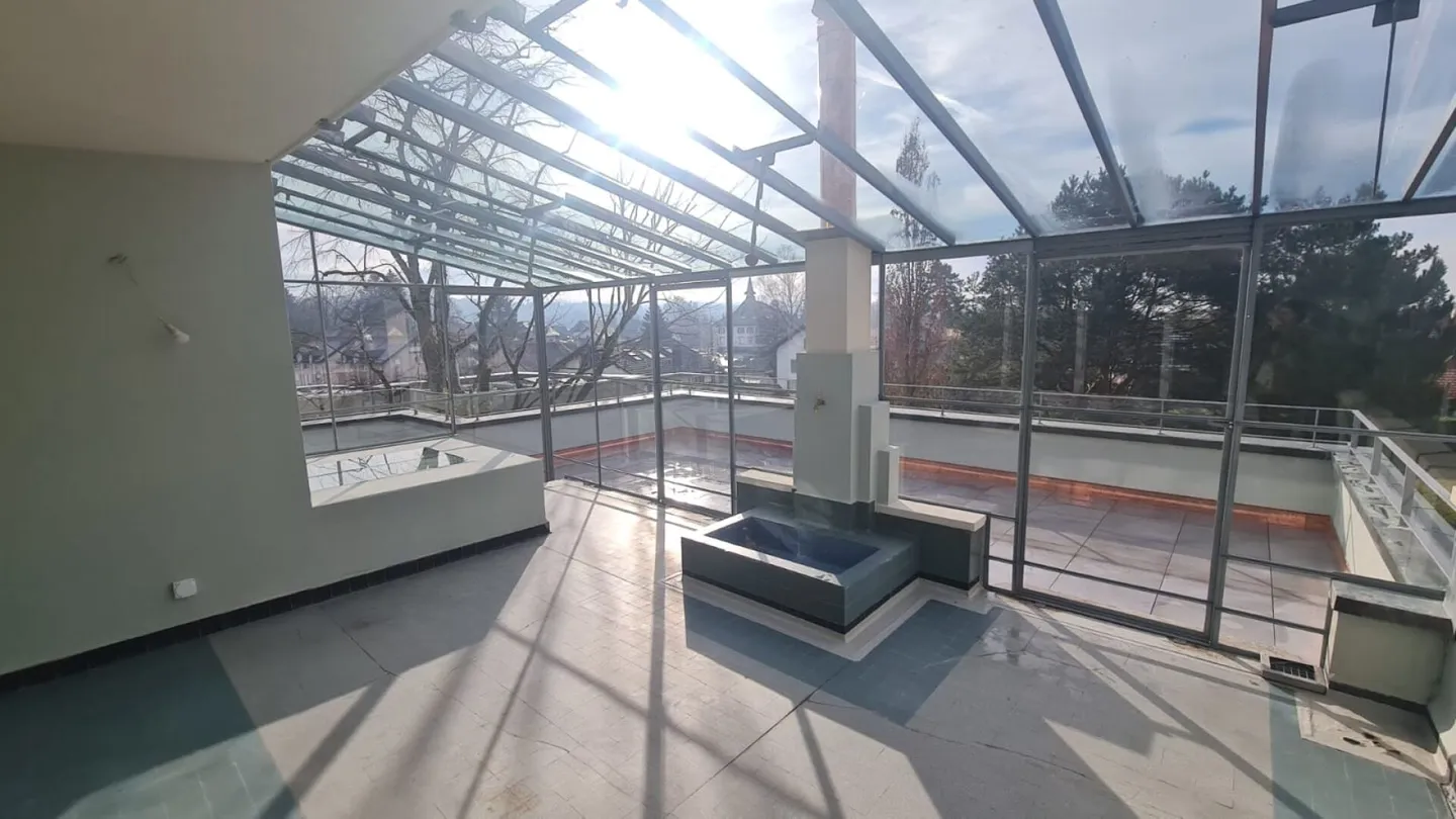 Elegant Duplex with Private Terrace - Photo 11 of 16