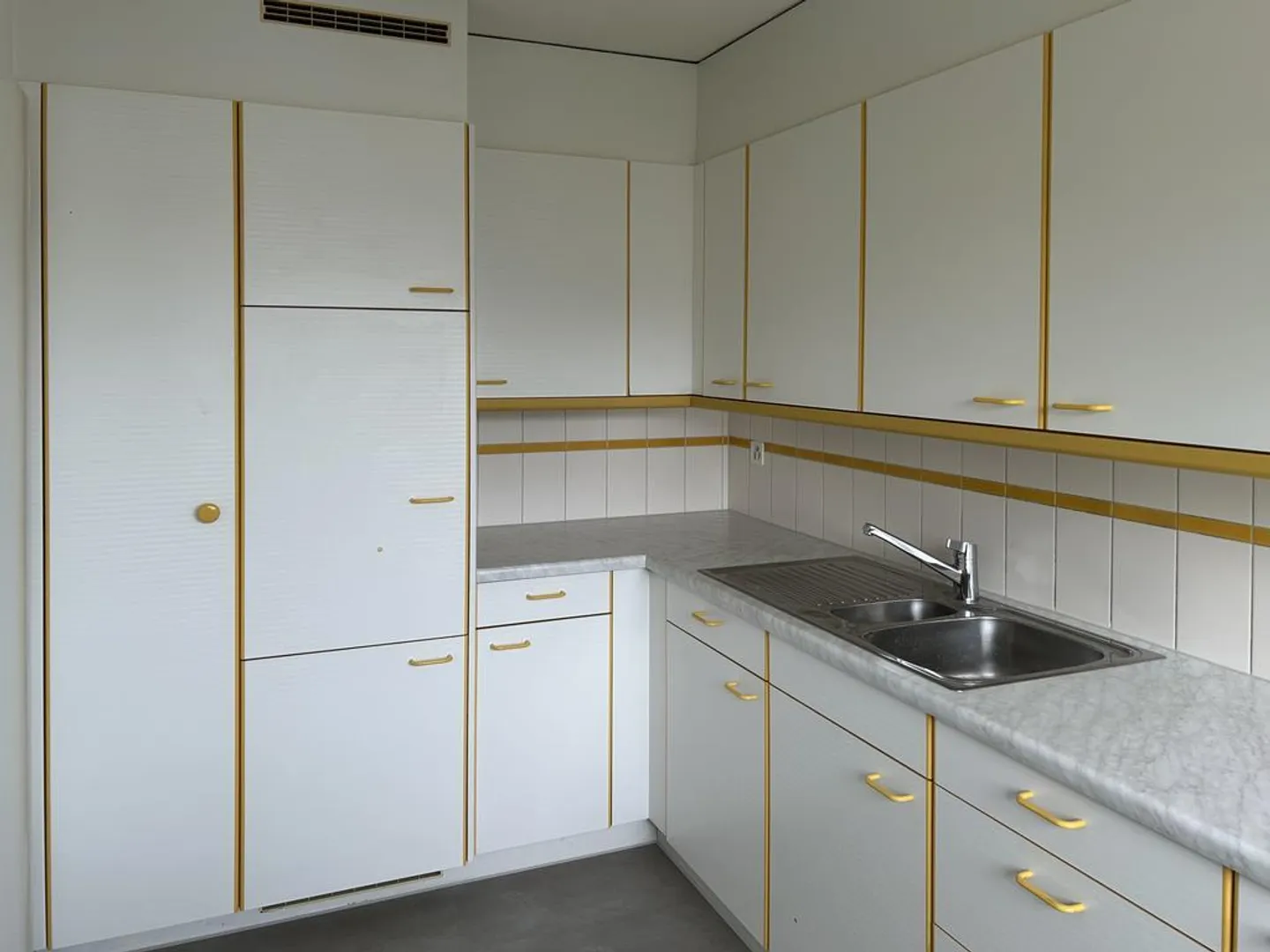 Temporary Living - 3 Room Apartment near Schwamendingerplatz - Photo 3 of 11