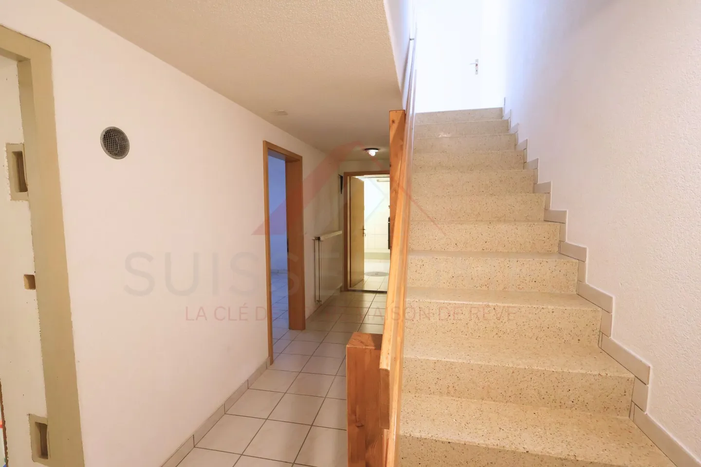 Vicques - Casa indipendente 6 locali (151 m²) con bagno nordico, giardino paesaggistico e terrazze, a 5 min da Delémont - Foto 19 di 22