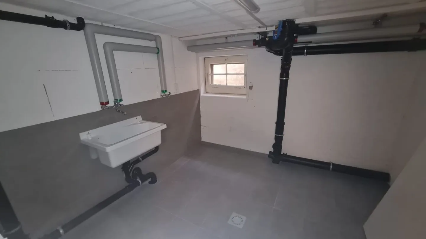 Elegant Duplex with Private Terrace - Photo 13 of 16