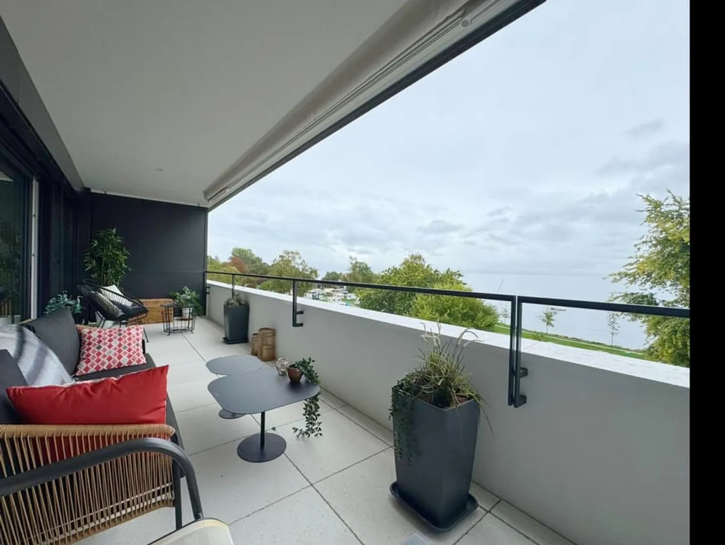 Wunderschöne 4,5-Zimmer-Neubauwohnung mit atemberaubendem Blick auf den See und die Alpen - Foto 10 von 12