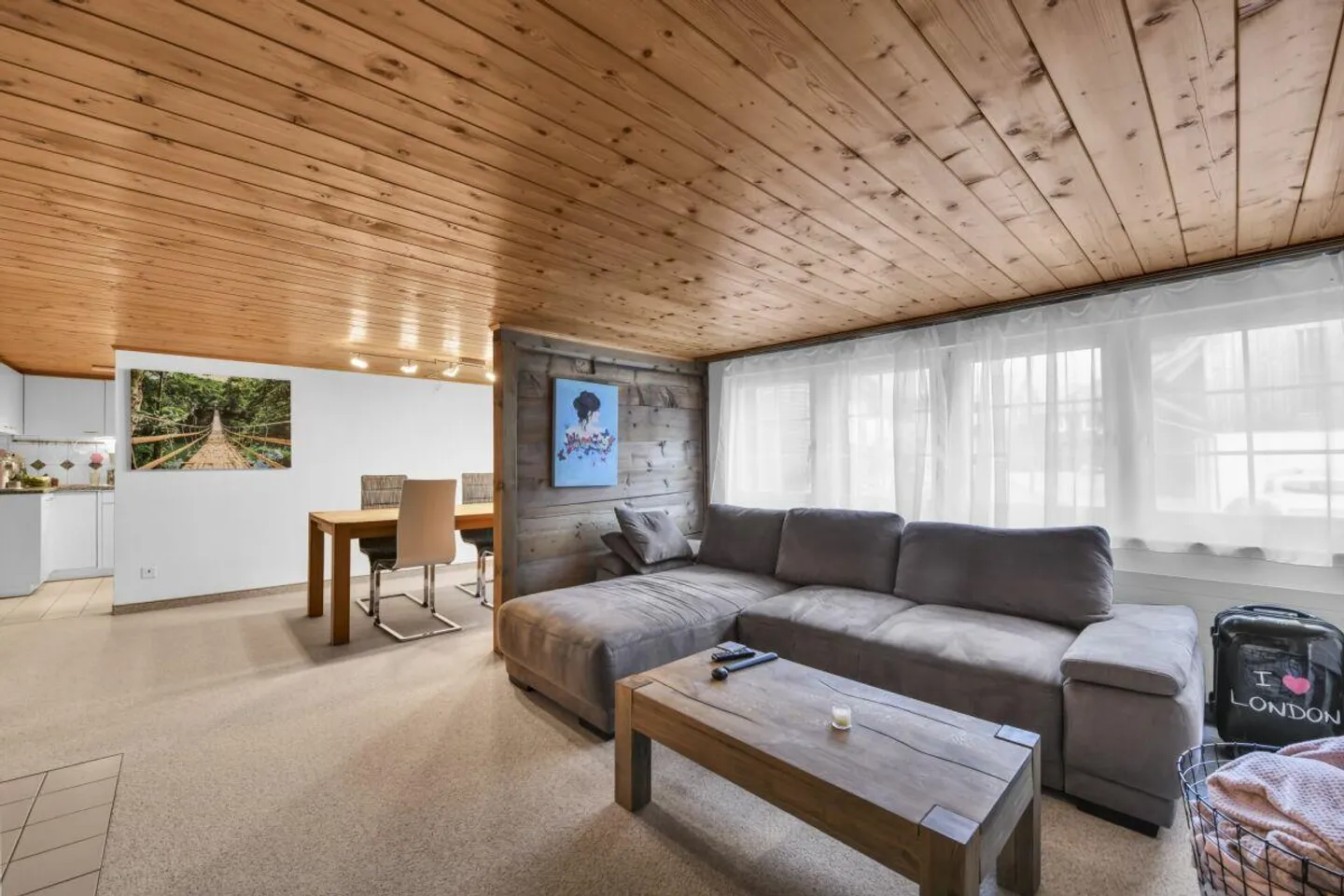 Vivere con carattere: Appartamento ristrutturato di 3,5 stanze in una posizione tranquilla - Foto 1 di 13